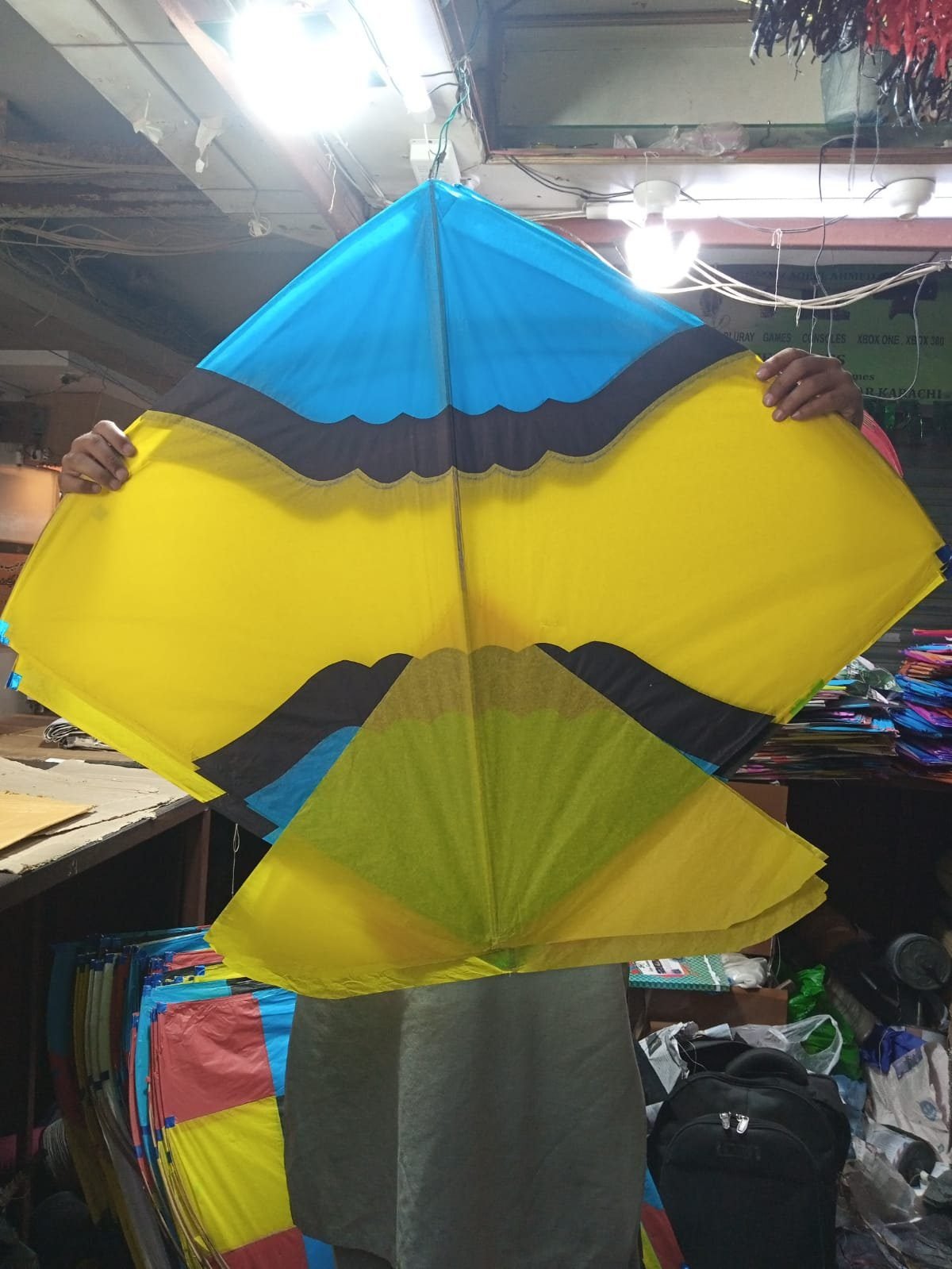 Medium 1 Tawa Basant Kite – Pack of 20 Colorful Kites Pack of 20 Kites 1 Tawa in lahore