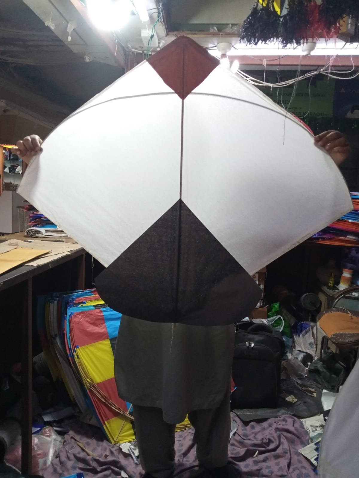 Pack of 100 Kites 1 Tawa (Medium) – Basant Special | RestoMart Pack of 100 Kites 1 Tawa in Lahore